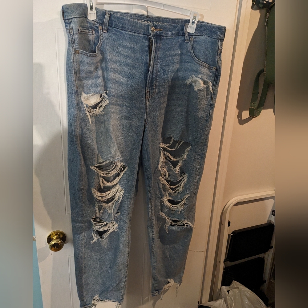 American Eagle Outfitters Light Blue Ripped Curvy Mom Jeans